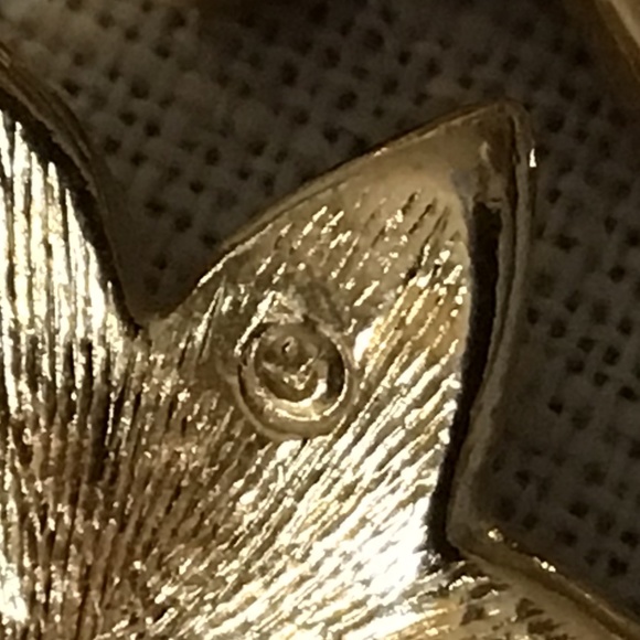 Vintage Avon Poinsettia Earrings Gold Tone Glitter Enameled Pierced Signed - Picture 10 of 11